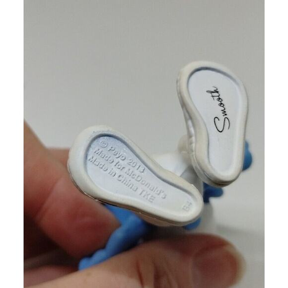 Smurf Smooth With Sunglasses McDonalds Figure 2013 Peyo PVC - Picture 4 of 5